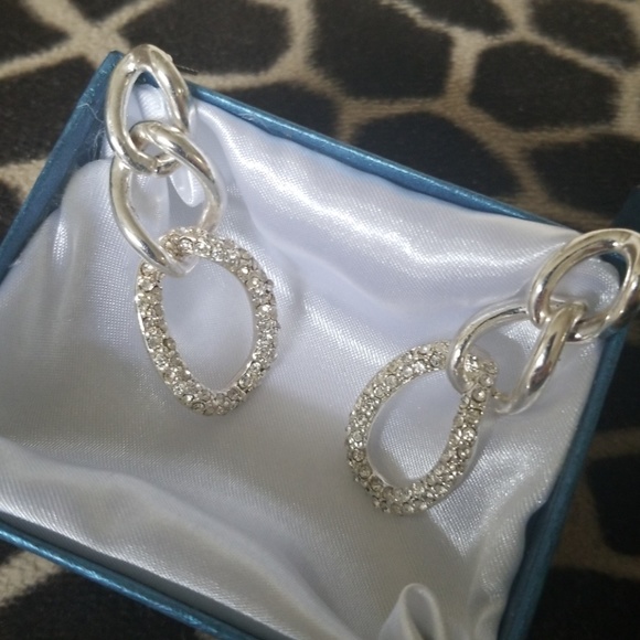 Earrings - Picture 1 of 2